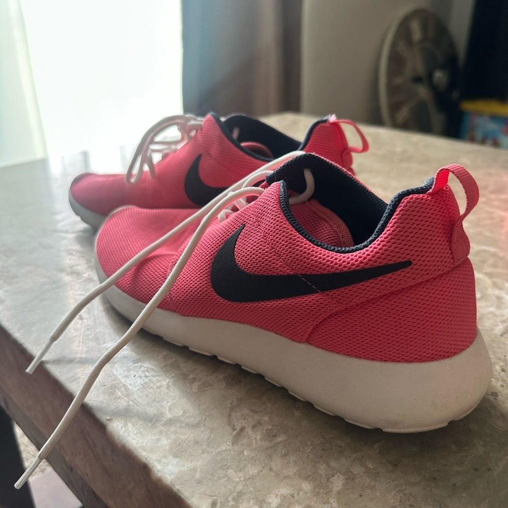 Nike Pink and Black Women's Sneakers